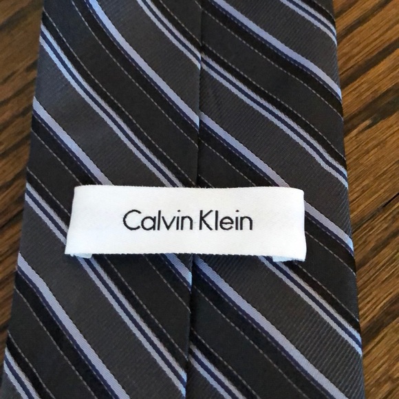 Calvin Klein tie - Picture 3 of 3